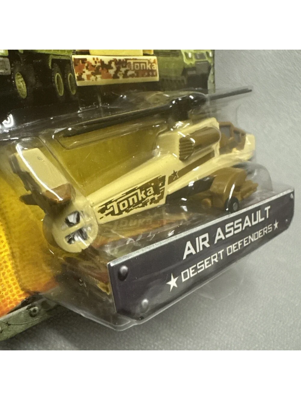 Tonka Strike Force Metal Desert Defenders Air Assault & Fortified Transport 1/64